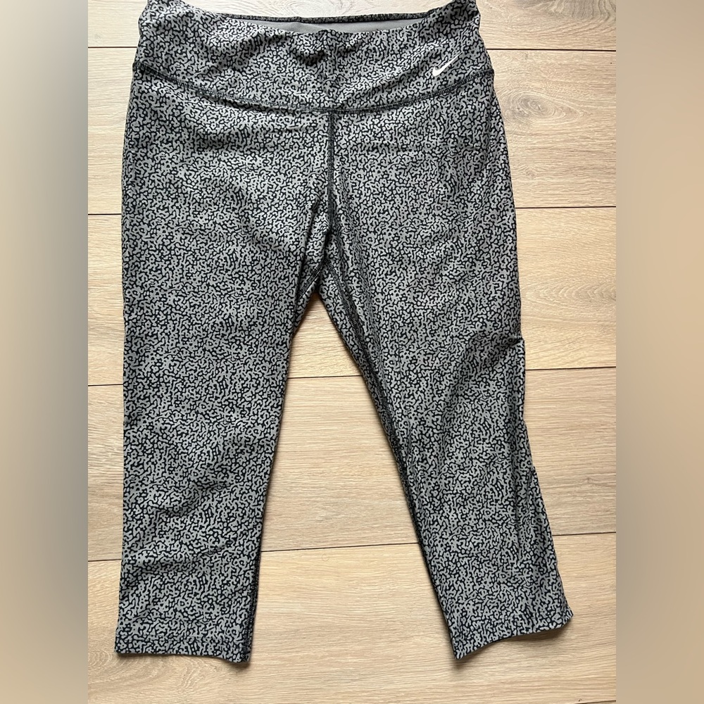 Nike Dry-Fit Size Large exercise pants